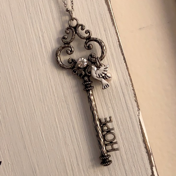 Jewelry - Antique Key Long Necklace